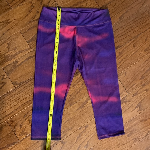 Take a Walk purple & pink yoga Capri pants - size Medium - Picture 8 of 11